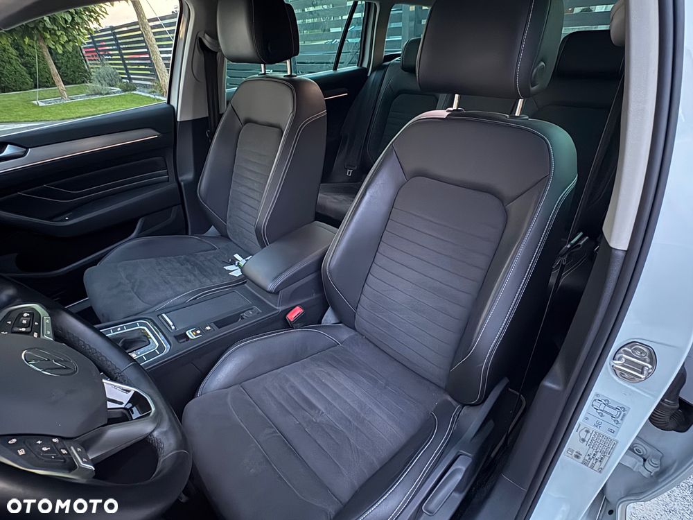 Volkswagen Passat Variant 2.0 TDI EVO Elegance DSG - 13