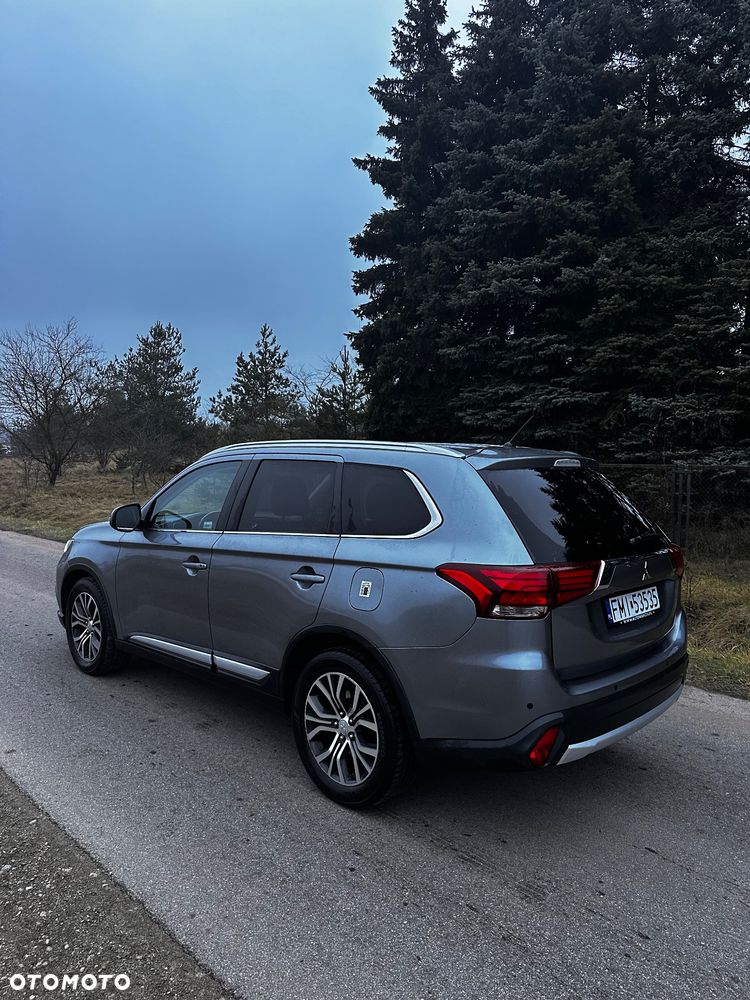Mitsubishi Outlander 2.2 DID Instyle Navi 4WD - 8