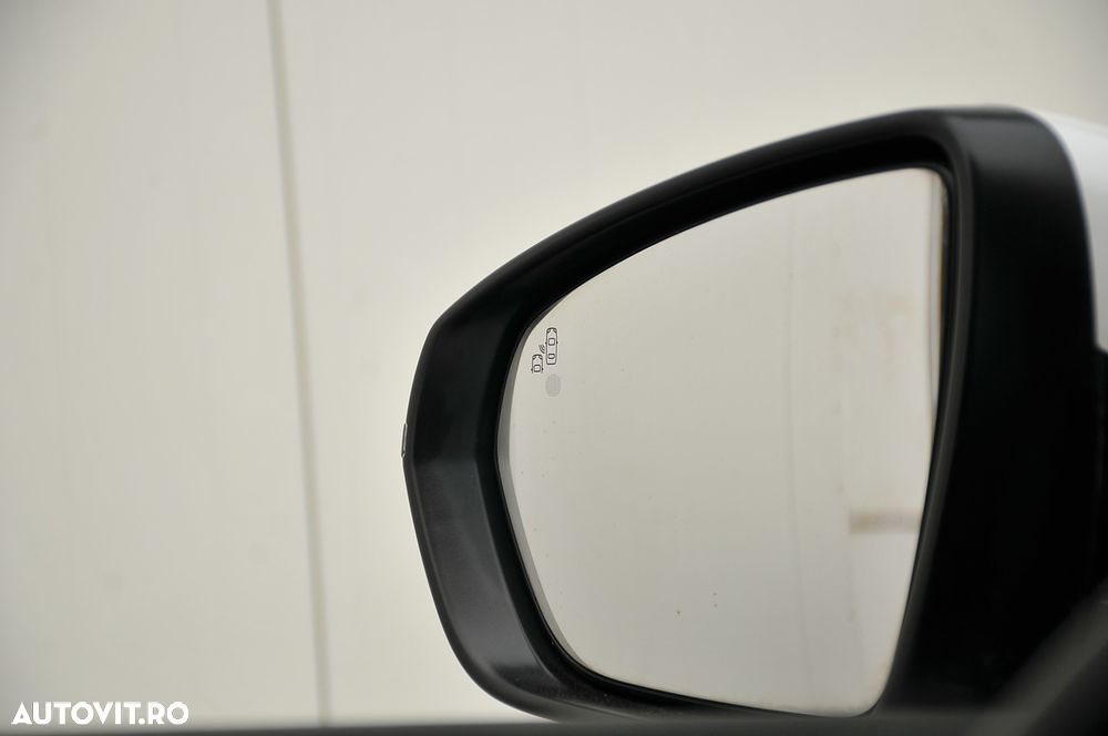 Peugeot 3008 1.2 PureTech Turbo S&S Allure - 26