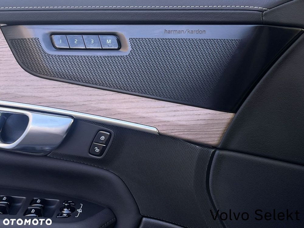 Volvo XC 90 - 30