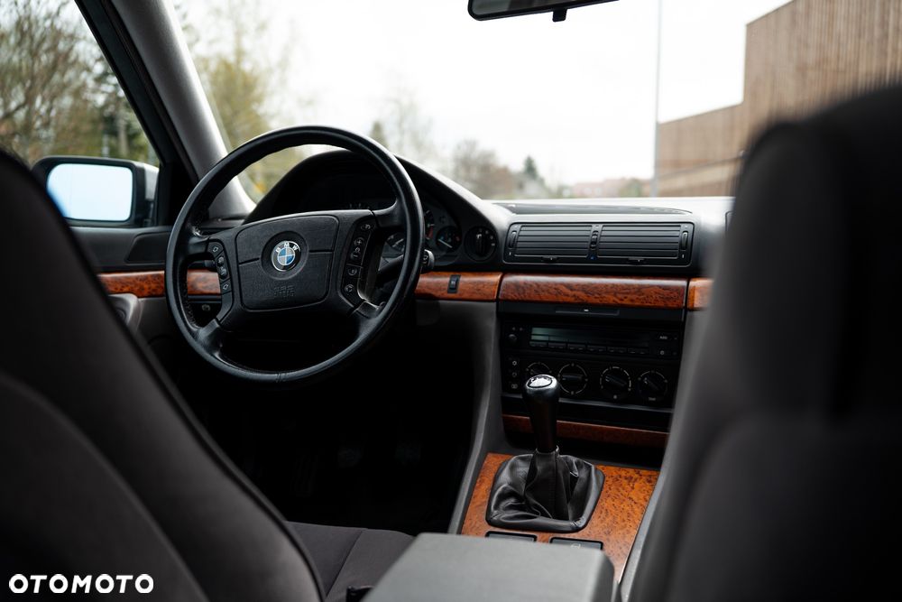 BMW Seria 7 730i - 26