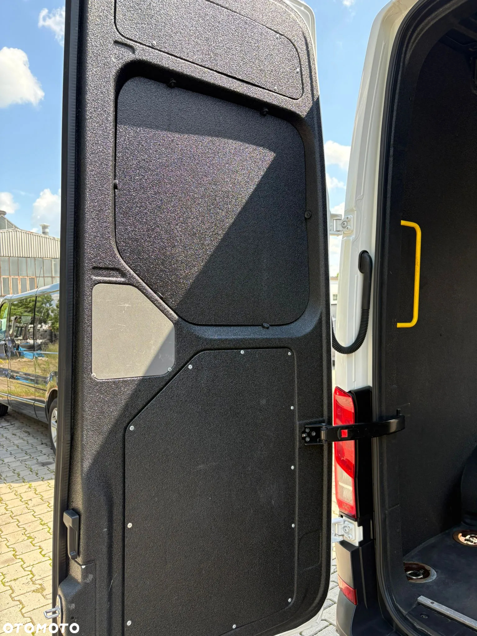 Volkswagen Crafter - 13