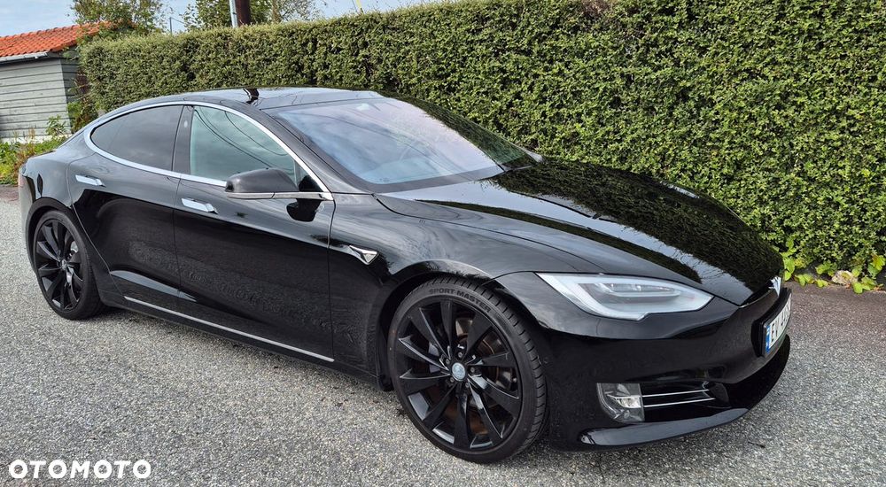 Tesla Model S - 1