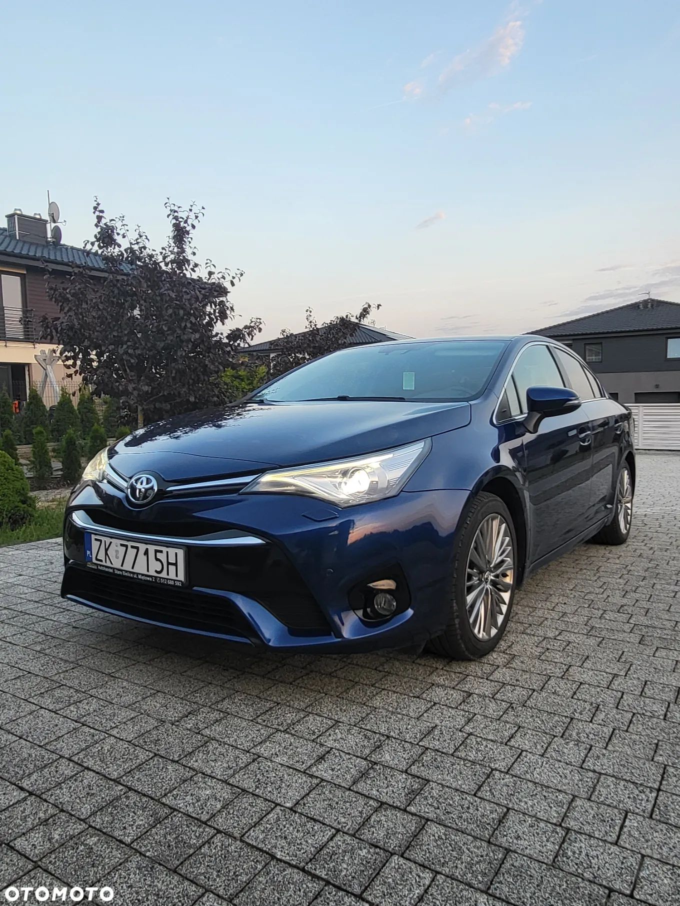 Toyota Avensis 1.8 Premium MS - 1