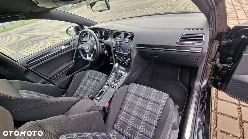 Volkswagen Golf 1.4 GTE Plug-In-Hybrid DSG - 2