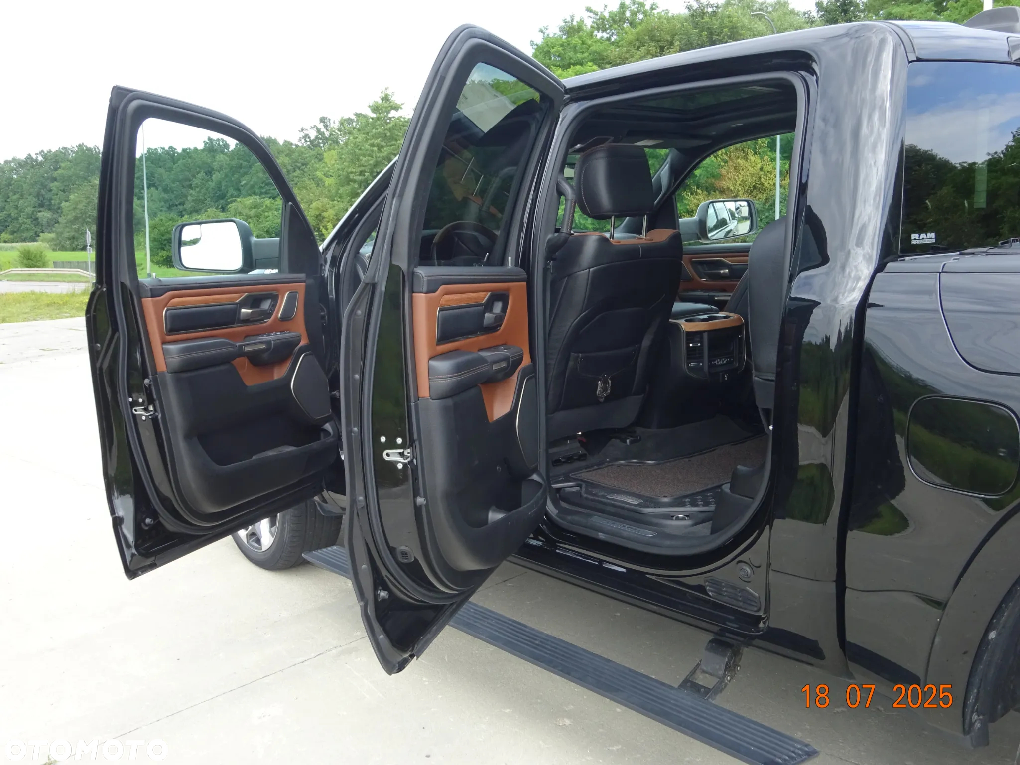 RAM 1500 5.7 eTorque Crew Cab Shortbed Longhorn Chrome - 26