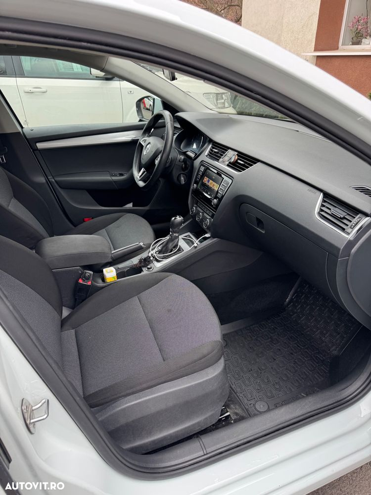 Skoda Octavia 1.6 TDI DSG Ambition - 4