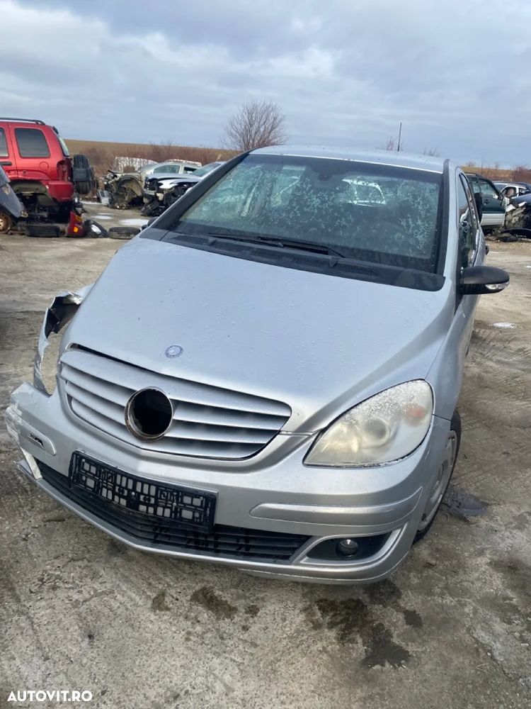 Dezmembrez piese Mercedes B Class