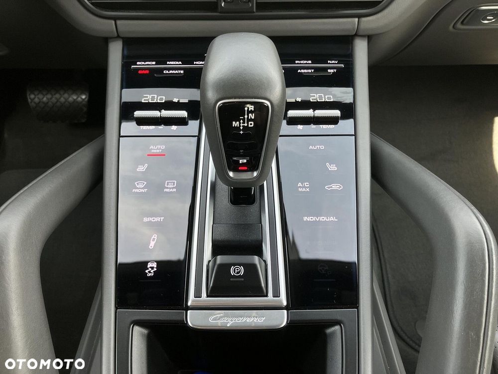 Porsche Cayenne Standard - 28