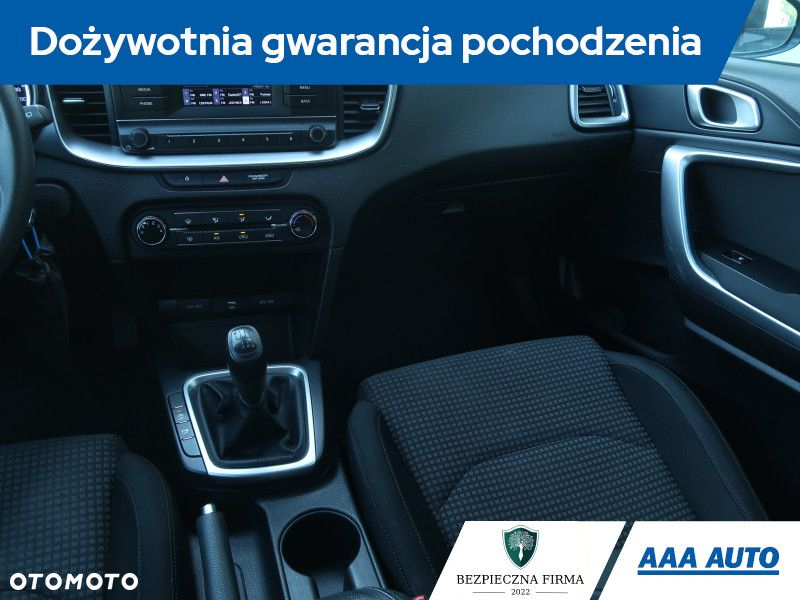 Kia Ceed - 9