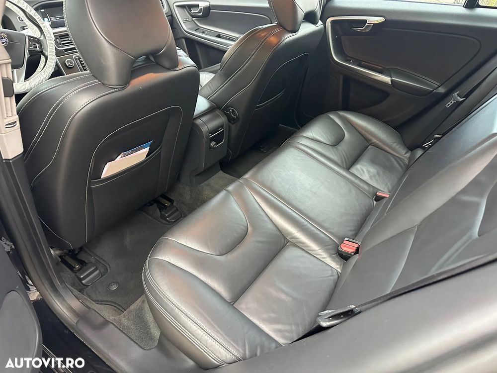 Volvo V60 D6 Plug-In-Hybrid AWD Geartronic Momentum - 7