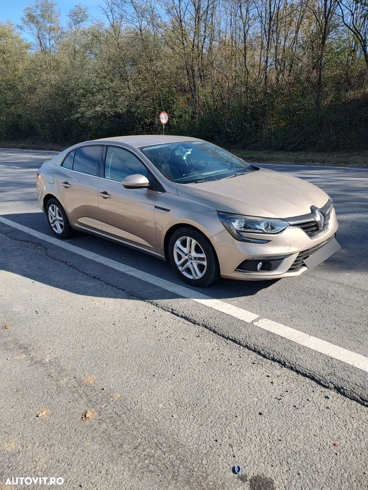 Renault Megane Estate TCe GPF Zen - 16