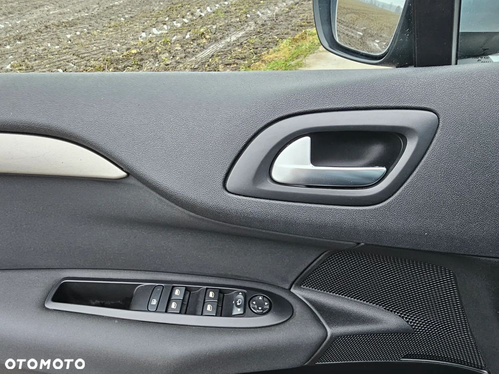 Citroën C4 e-HDi 110 EGS6 98g Stop/Start System Tendance - 8