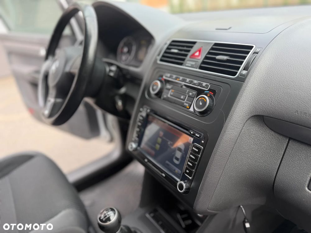 Volkswagen Touran - 20