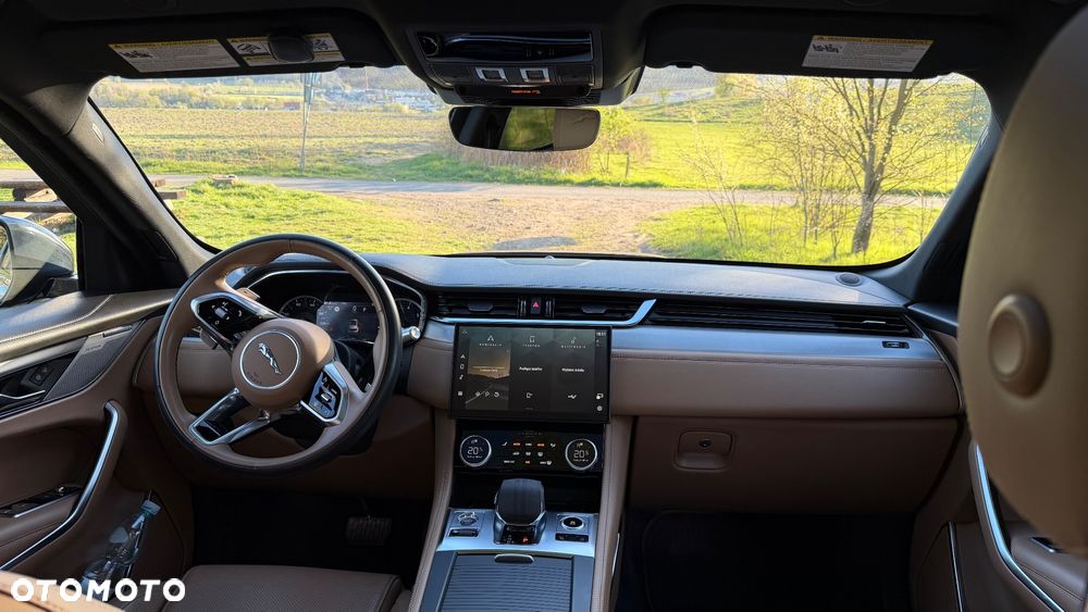 Jaguar F-Pace P250 AWD S - 25