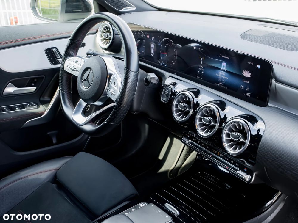 Mercedes-Benz CLA 200 7G-DCT - 13