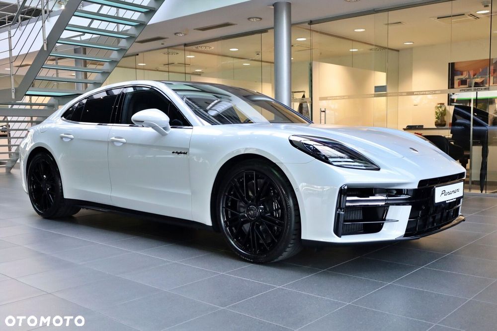 Porsche Panamera - 4