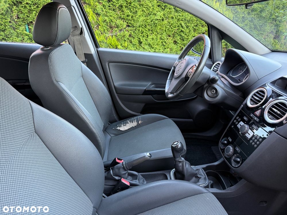 Opel Corsa 1.2 16V Cosmo - 12