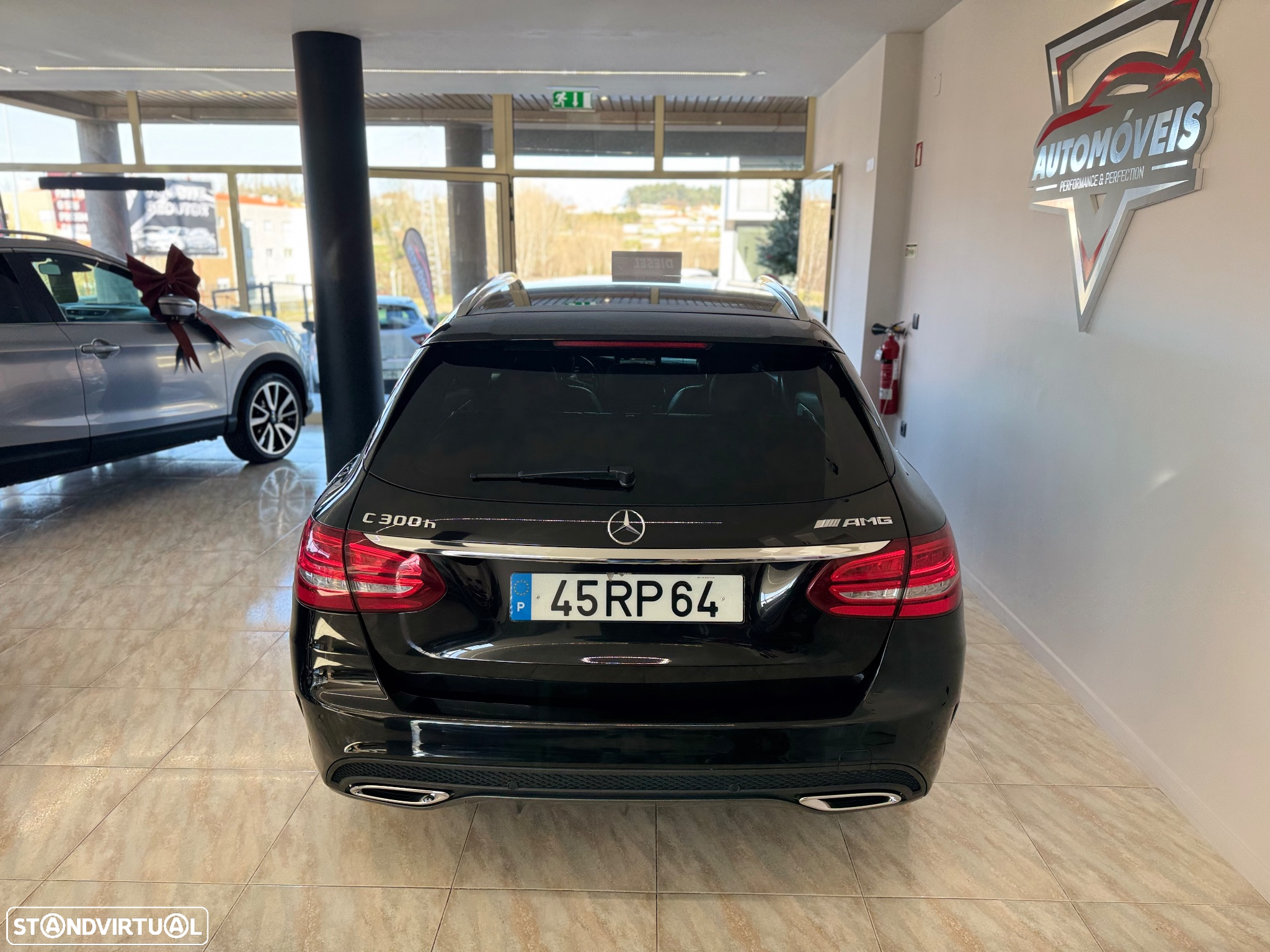 Mercedes-Benz C 300 h AMG Line - 6