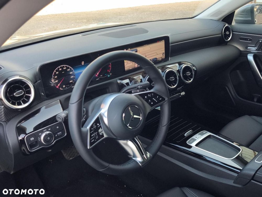 Mercedes-Benz CLA - 11