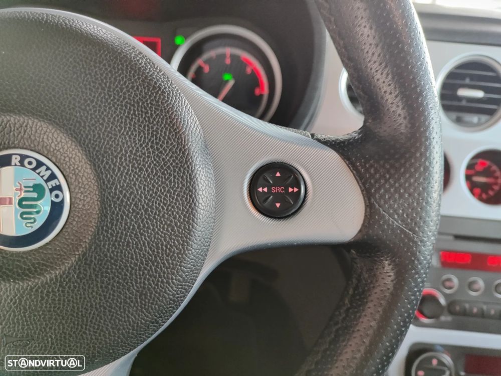 Alfa Romeo 159 Sportwagon 1.9 JTDm 16V Sportiva+ - 26