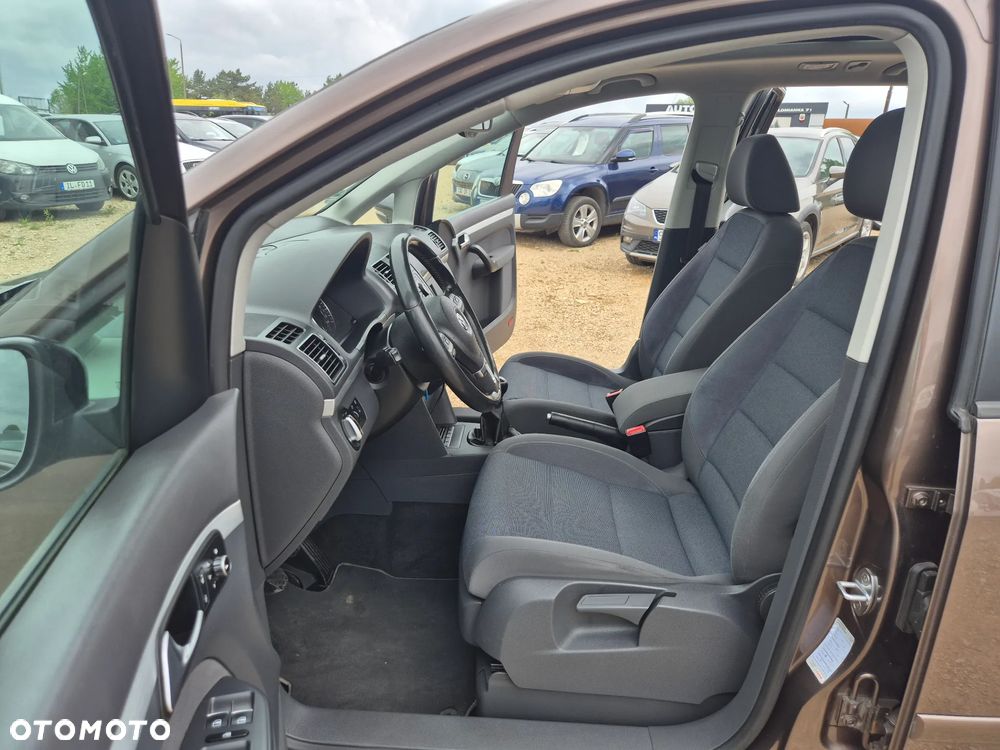 Volkswagen Touran 1.6 TDI DPF BlueMotion Technology MATCH - 5