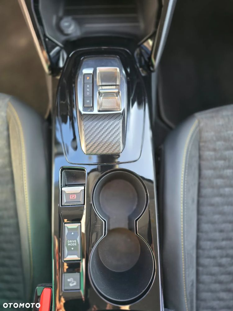 Peugeot 2008 1.2 PureTech Allure S&S EAT8 - 17