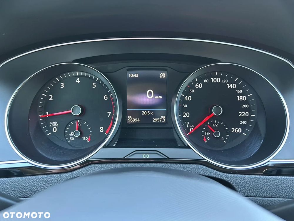 Volkswagen Passat Variant 1.5 TSI EVO Business - 25