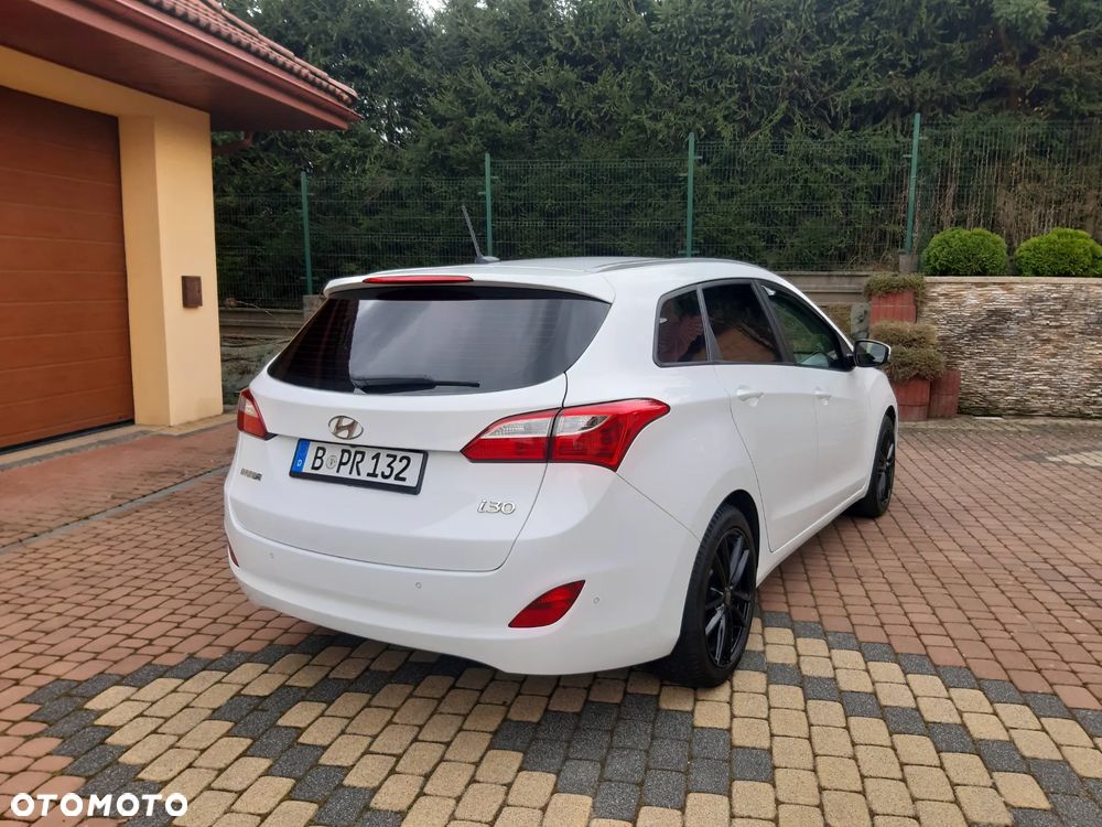 Hyundai i30 blue Kombi 1.4 YES Gold - 7