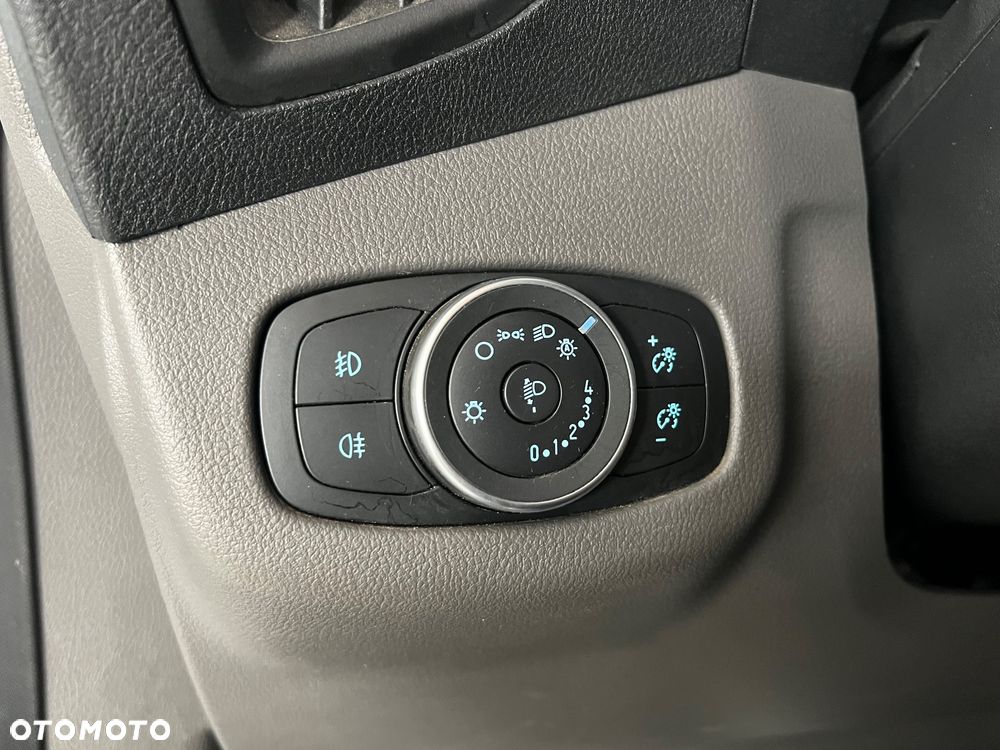 Ford Transit Connect - 22