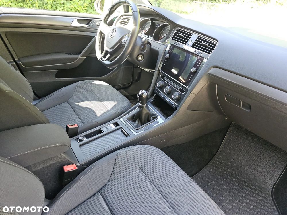 Volkswagen Golf - 14