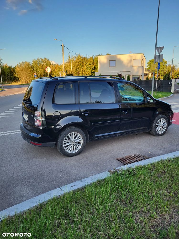 Volkswagen Touran 1.9 TDI Highline - 22