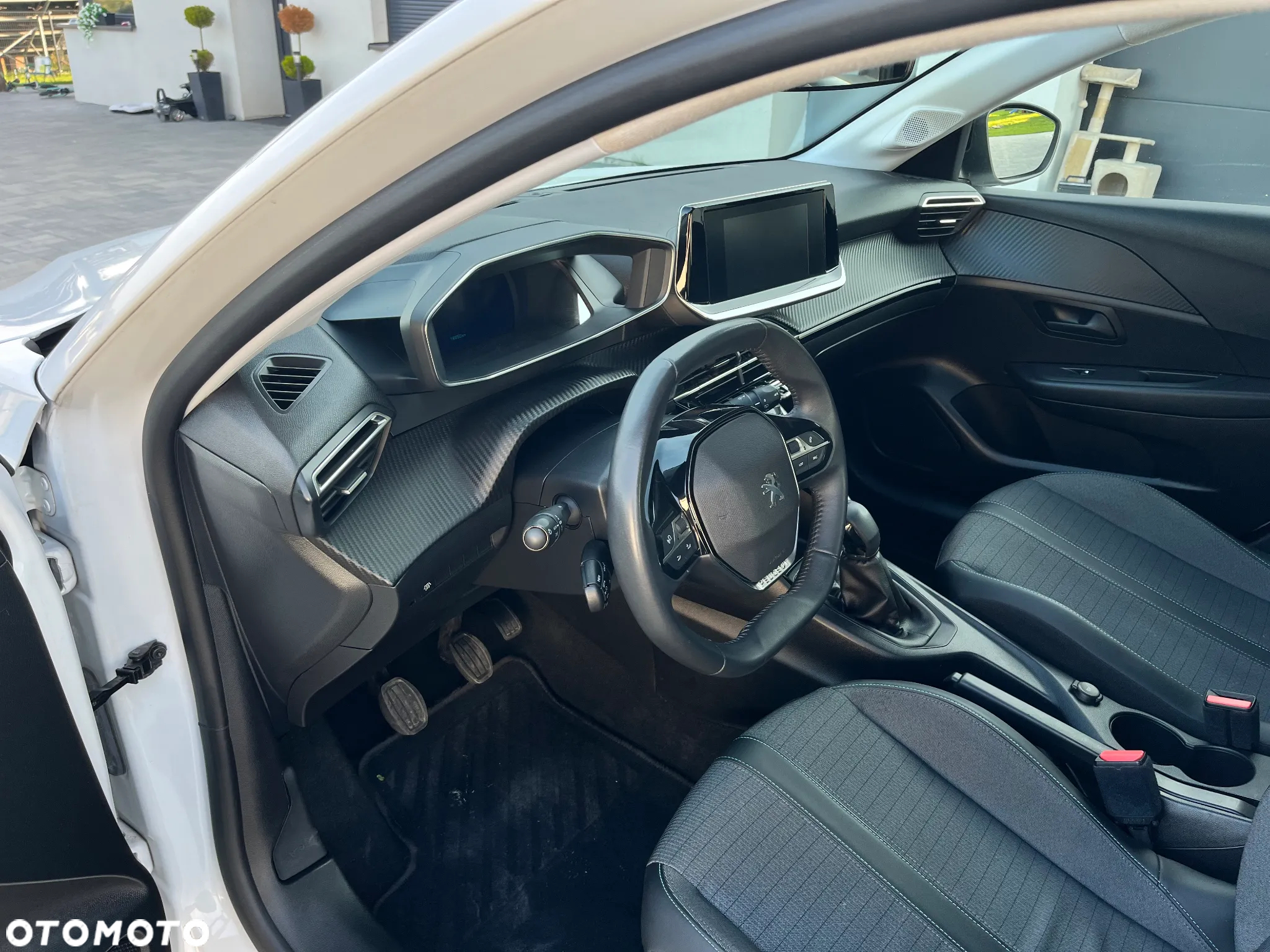 Peugeot 208 - 9