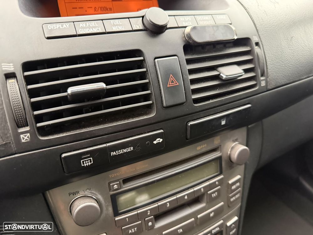 Toyota Avensis SW 2.2 D-4D - 9