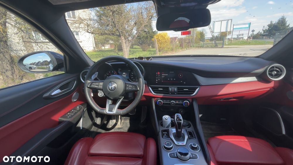 Alfa Romeo Giulia 2.0 Turbo 16V AT8 Veloce Ti - 8