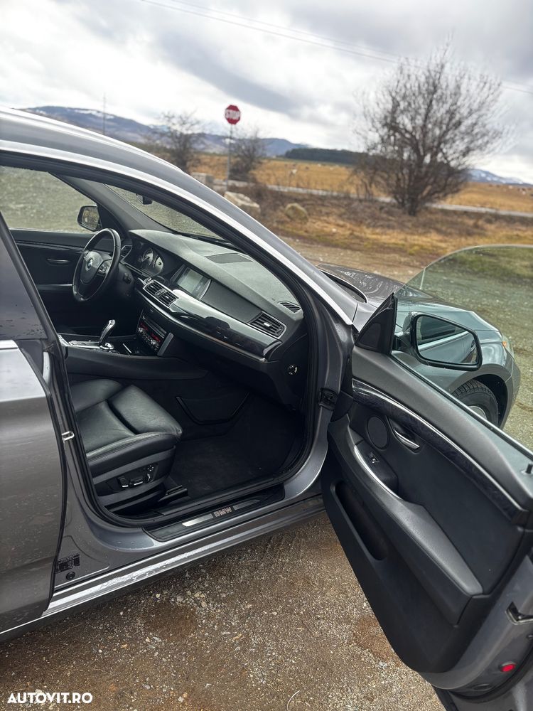 BMW Seria 5 530d Aut. - 12