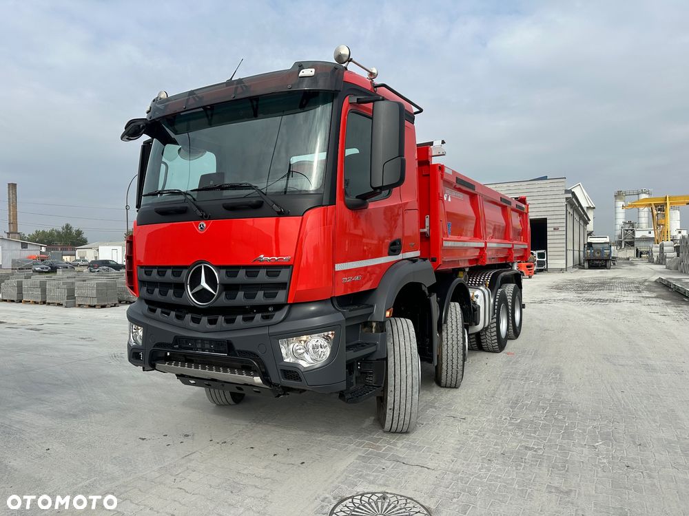 Mercedes-Benz Arosc 3246 - 12