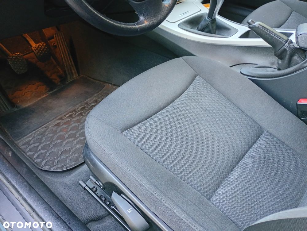 BMW Seria 3 - 36