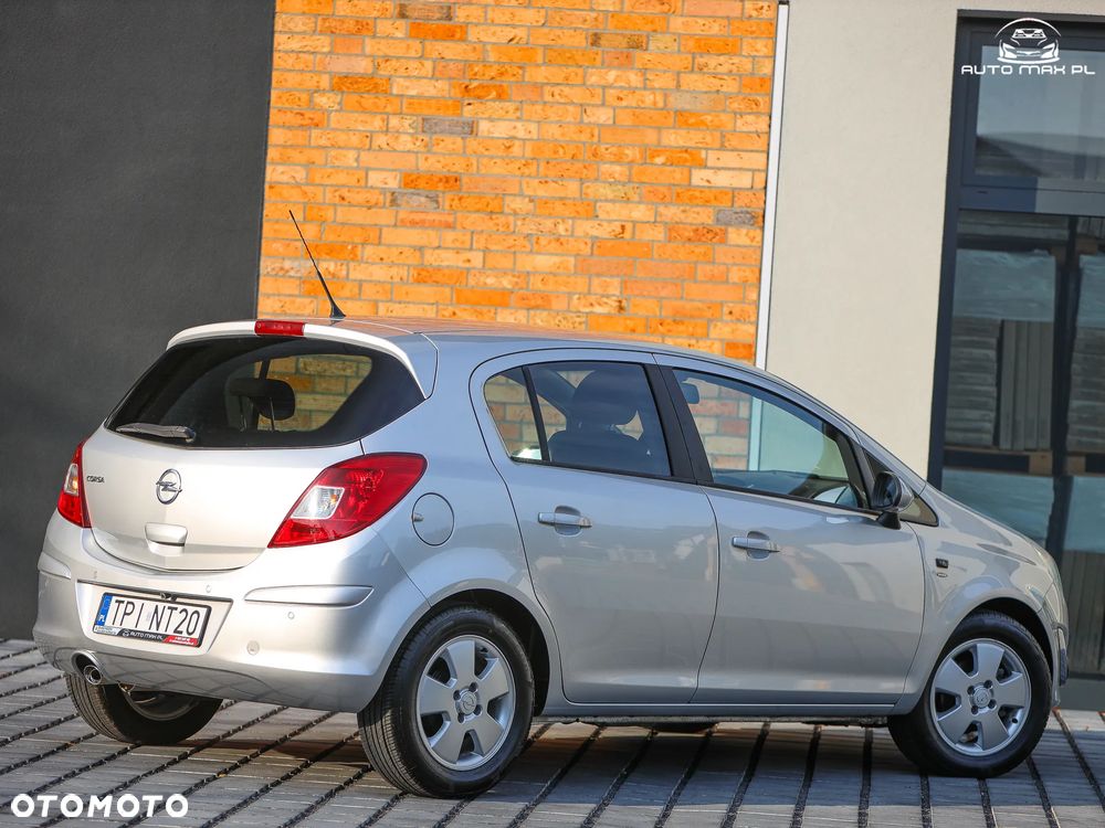 Opel Corsa 1.4 16V Satellite - 9