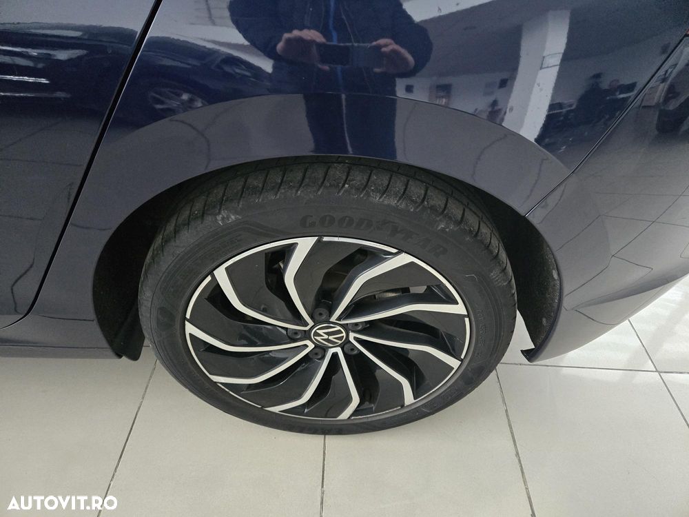 Volkswagen Golf 1.5 eTSI ACT DSG MHEV Style - 23