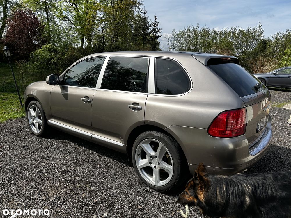 Porsche Cayenne - 2