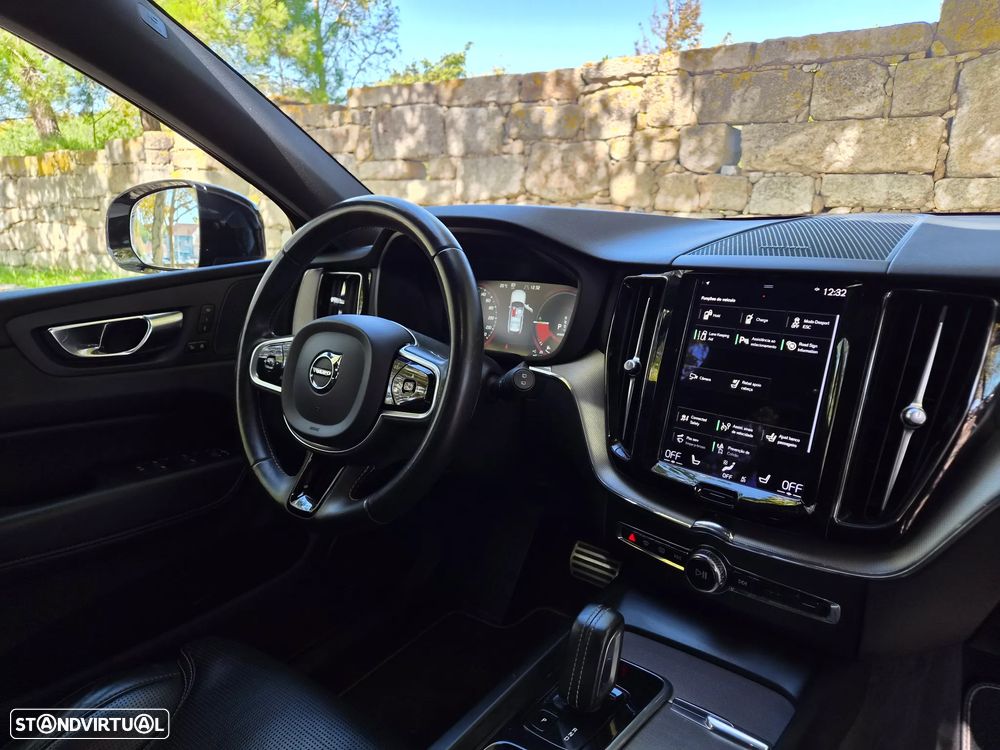Volvo XC 60 2.0 T6 PHEV R-Design AWD - 23