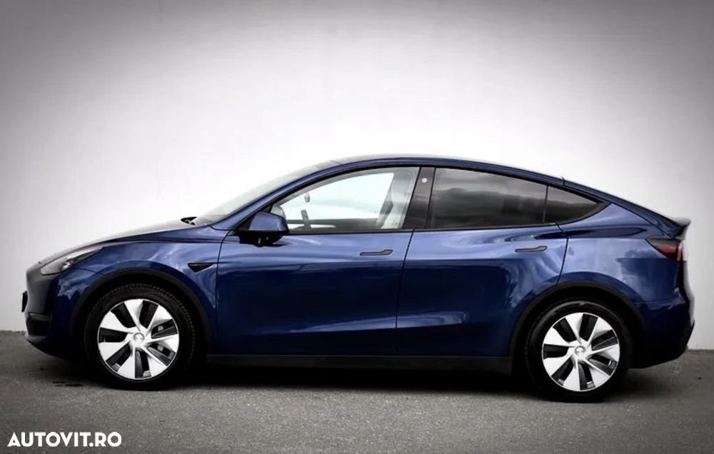 Tesla Model Y - 5