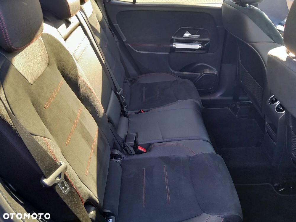 Mercedes-Benz GLB 200 AMG Line 7G-DCT - 19