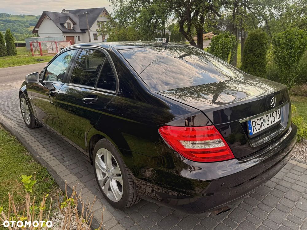 Mercedes-Benz Klasa C 180 CGI BlueEff Classic - 3