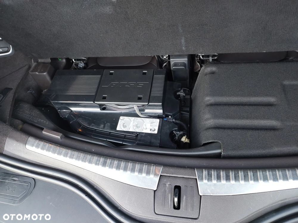 Renault Espace 1.6 dCi Energy Initiale Paris EDC 7os - 32