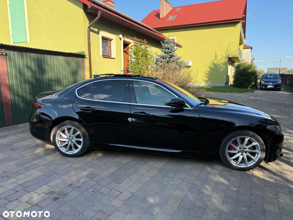 Alfa Romeo Giulia - 4