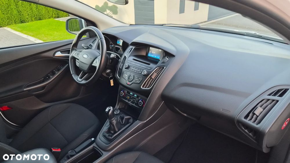 Ford Focus 1.0 EcoBoost Titanium - 12