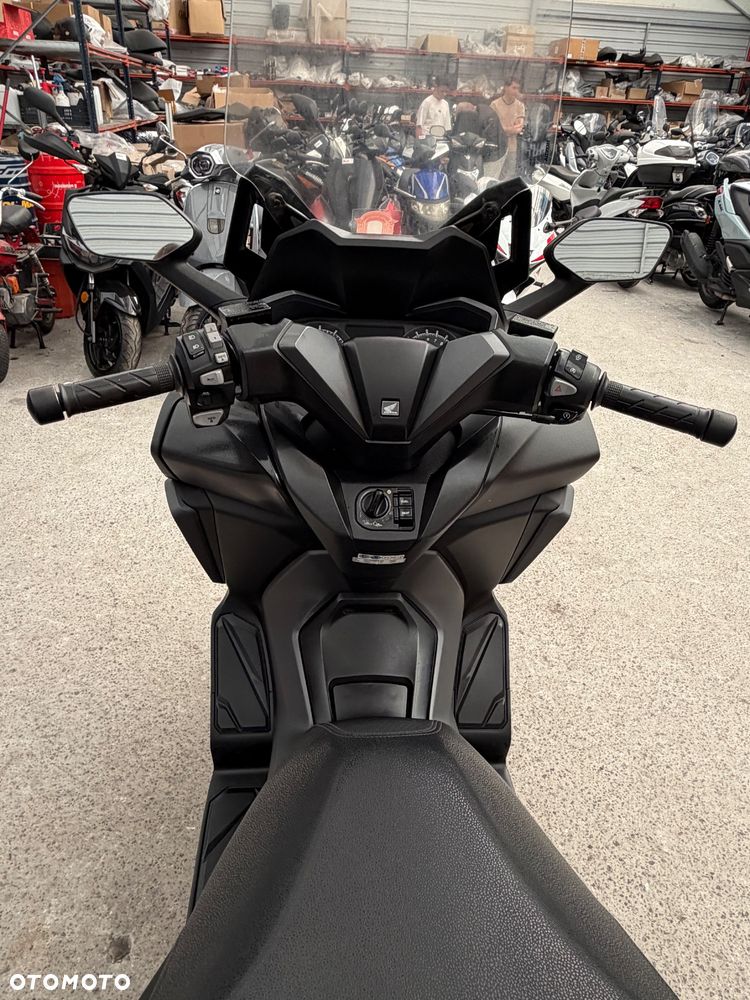 Honda NSS - 12