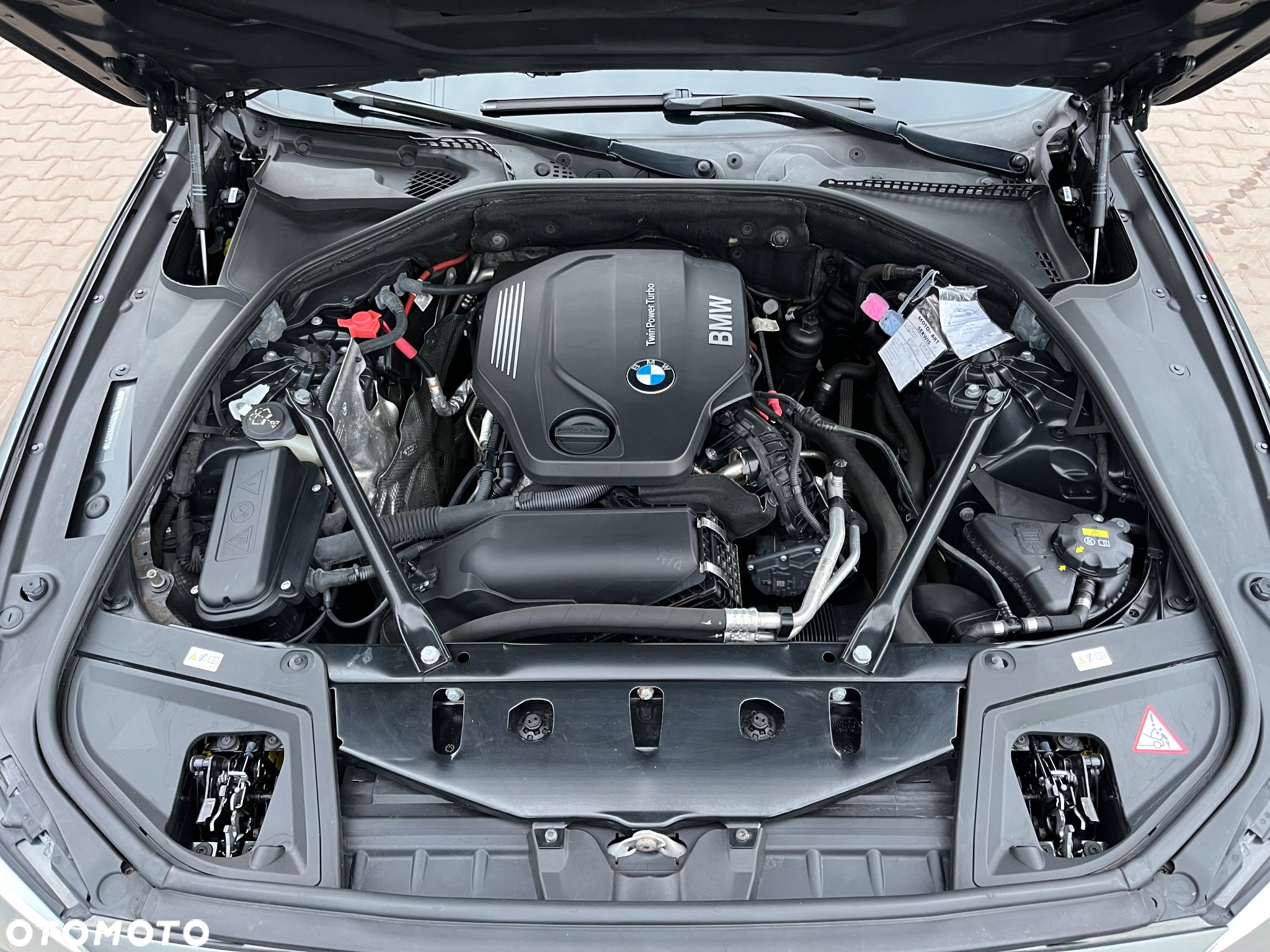 BMW Seria 5 518d Sport Line - 31